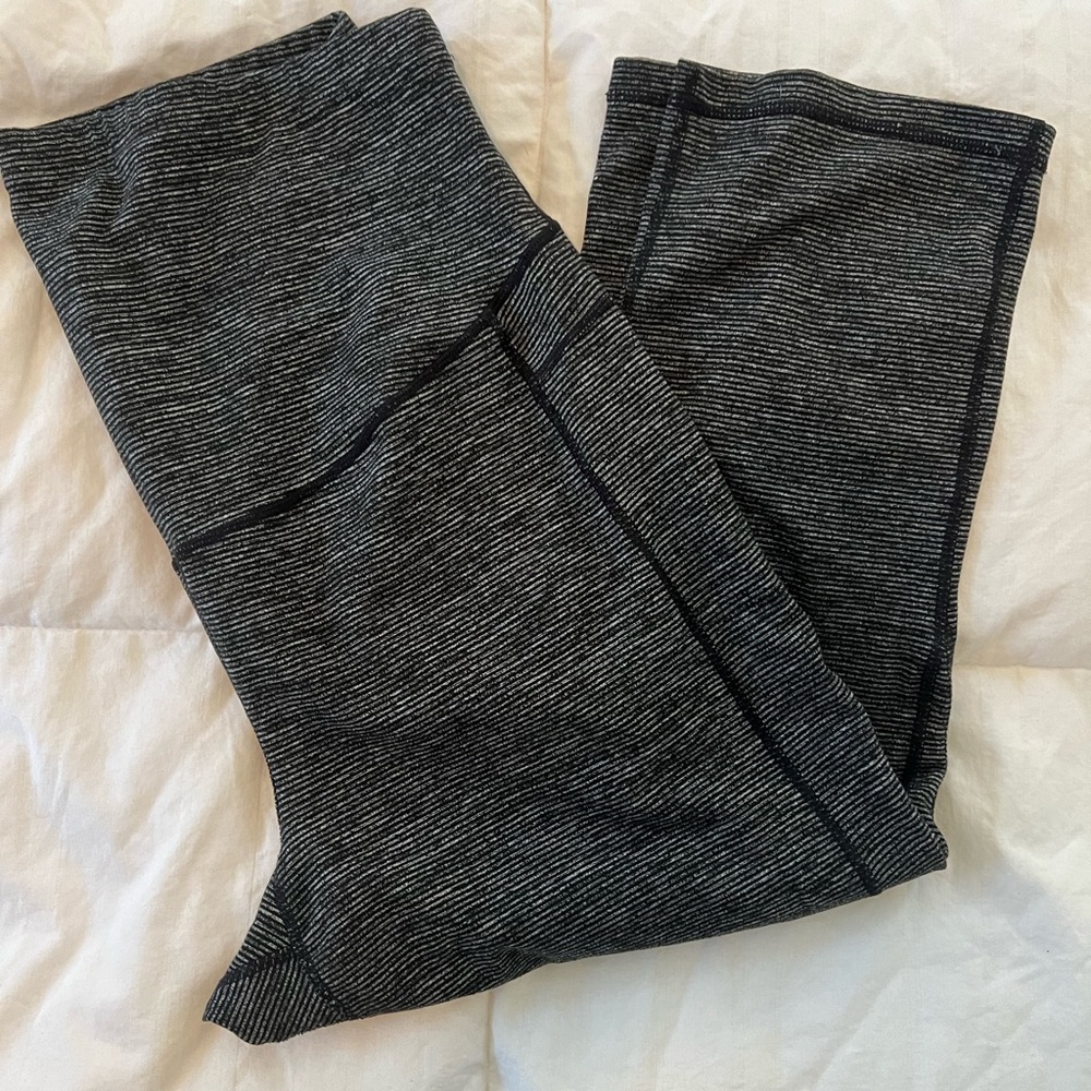 Old Navy Maternity Cropped Leggings Size L